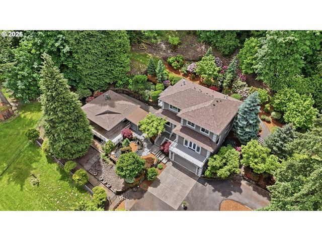22868 Sw HILLCREST Rd, West Linn, OR 97068