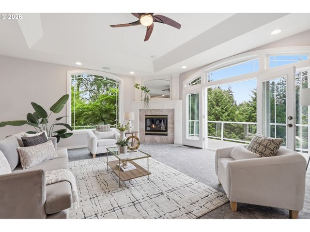 22868 Sw HILLCREST Rd, West Linn, OR 97068