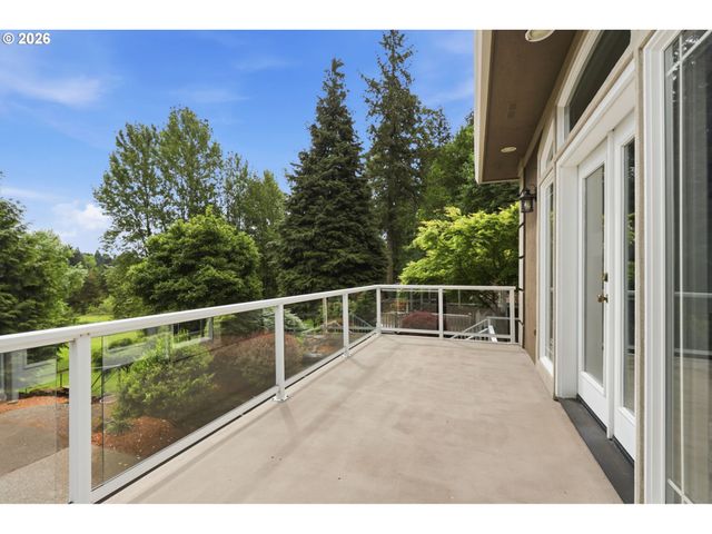 22868 Sw HILLCREST Rd, West Linn, OR 97068
