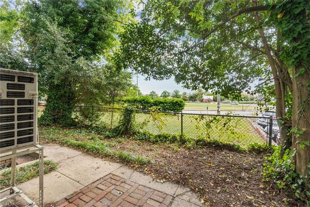 407 Warren Cres Apt 4, Norfolk, VA 23507