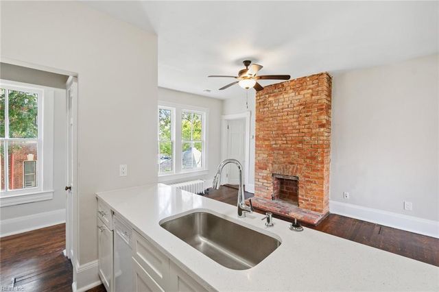 407 Warren Cres Apt 4, Norfolk, VA 23507