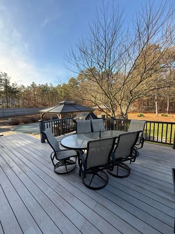 40 Cocheset Path, West Yarmouth, MA 02673