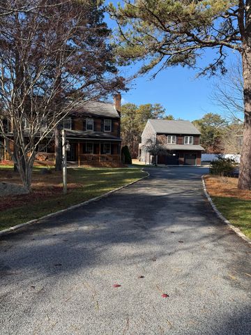 40 Cocheset Path, West Yarmouth, MA 02673