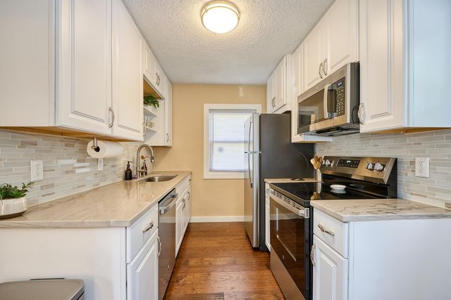 7525 Brunswick Avenue N, Brooklyn Park, MN 55443