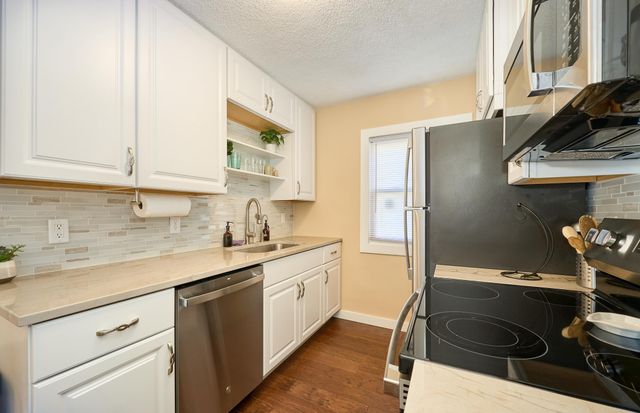 7525 Brunswick Avenue N, Brooklyn Park, MN 55443