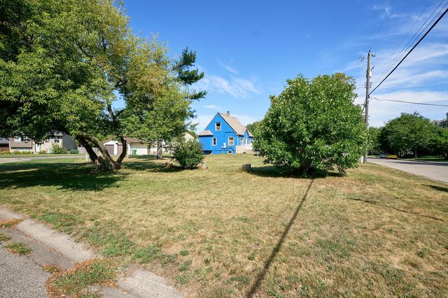 7525 Brunswick Avenue N, Brooklyn Park, MN 55443