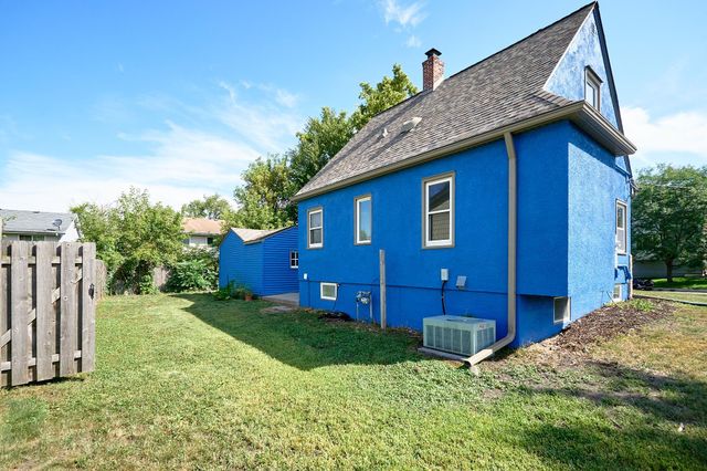 7525 Brunswick Avenue N, Brooklyn Park, MN 55443