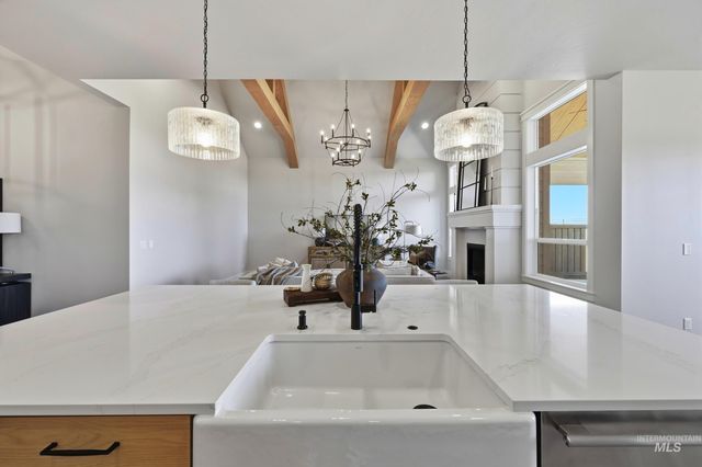 6755 S Messner Way, Meridian, ID 83642