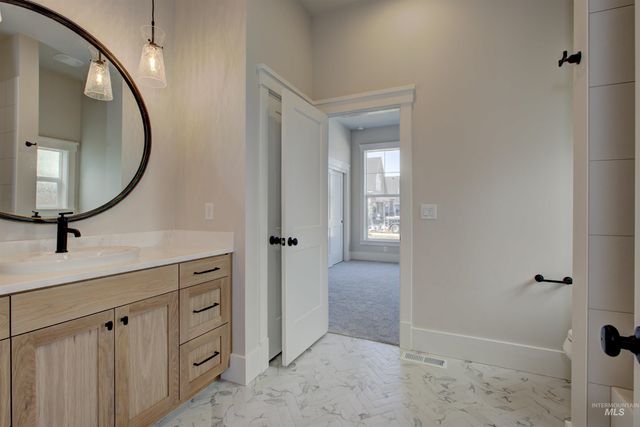 6755 S Messner Way, Meridian, ID 83642