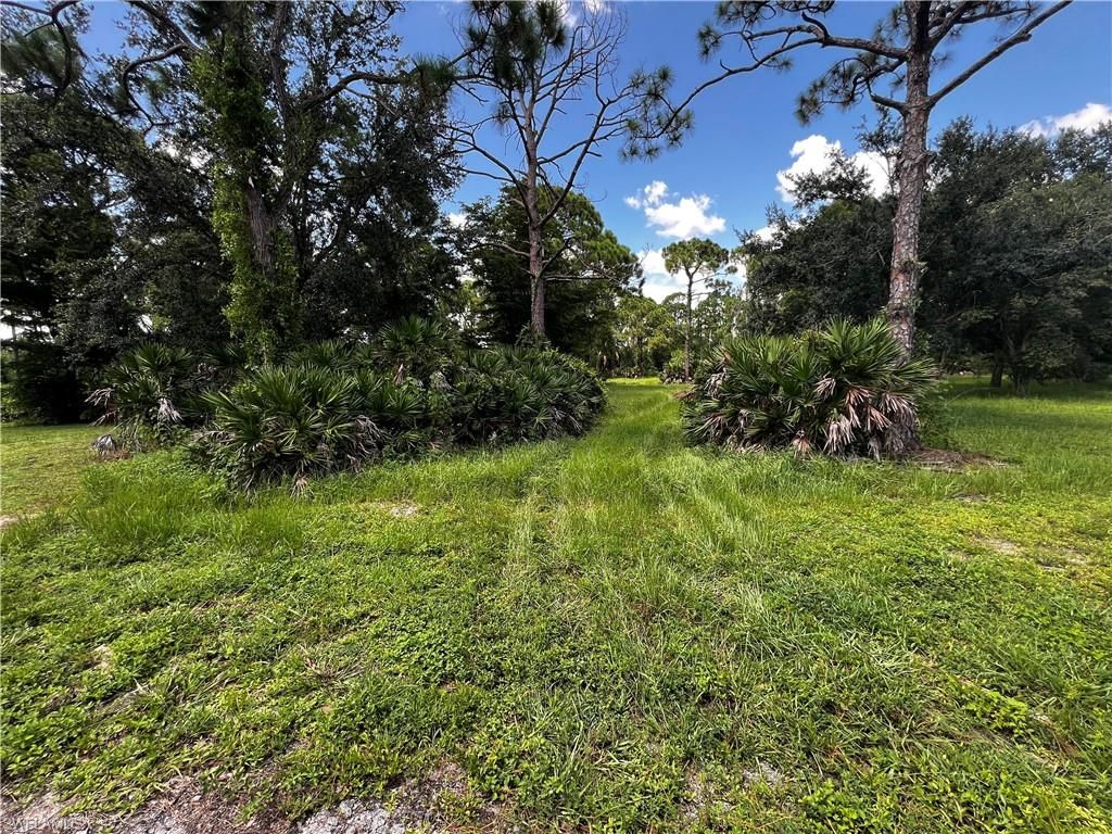 Image 11 of property listing at 17090 shady grove ln, Cape Coral, FL 33909