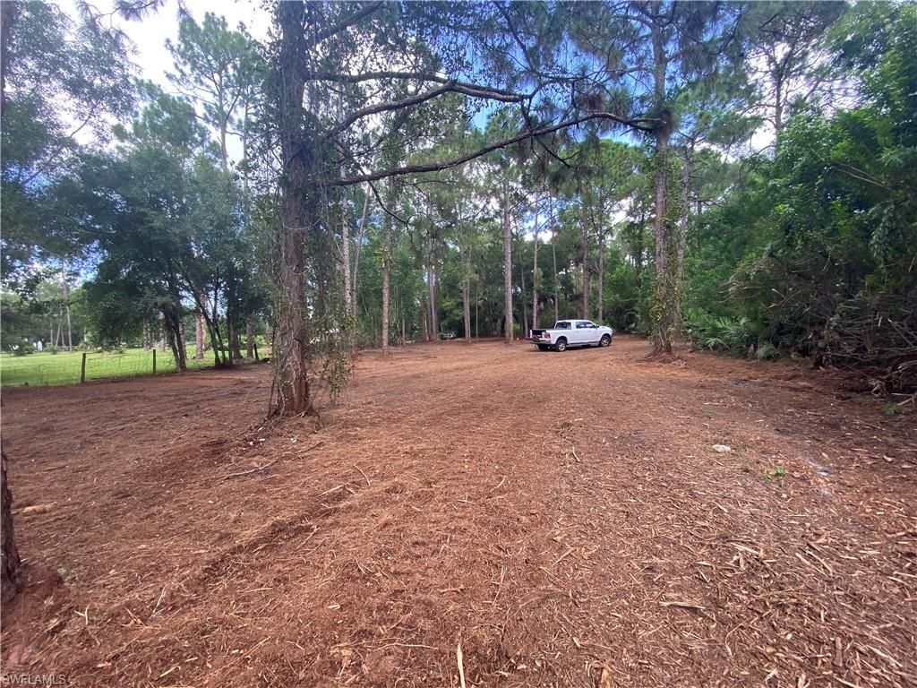 Image 8 of property listing at 17090 shady grove ln, Cape Coral, FL 33909