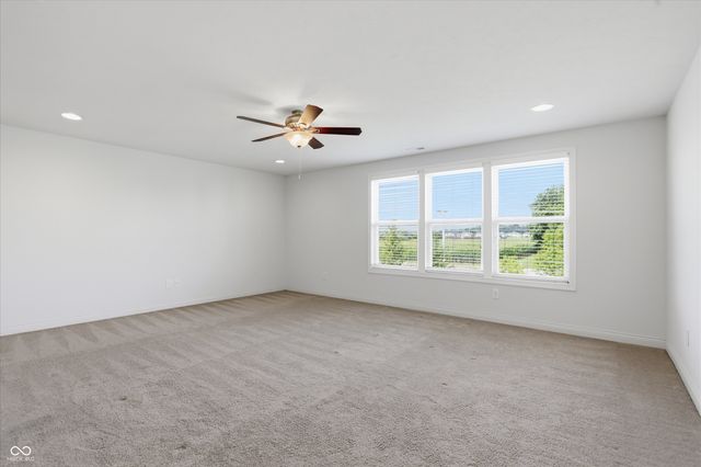 8752 Windpointe Pass, Zionsville, IN 46077