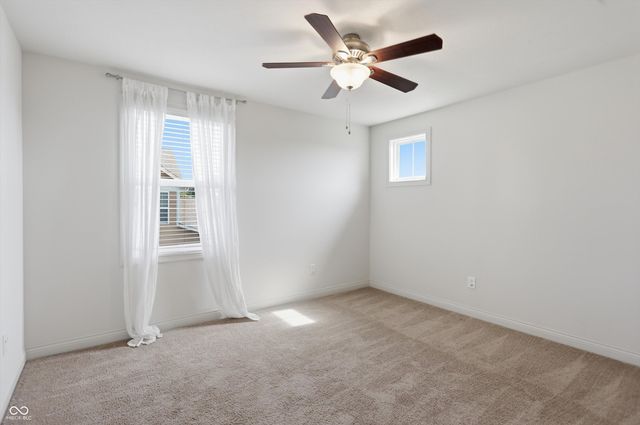 8752 Windpointe Pass, Zionsville, IN 46077