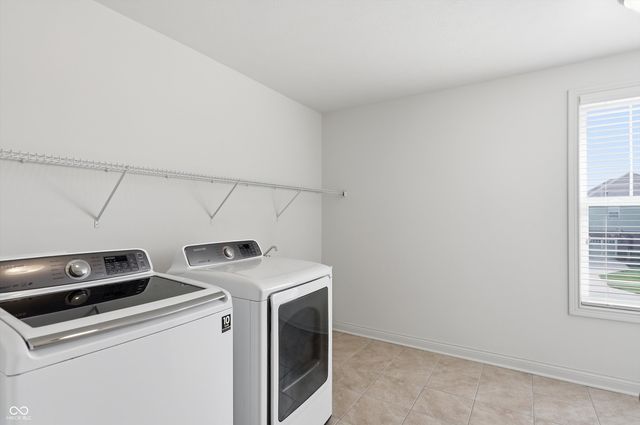 8752 Windpointe Pass, Zionsville, IN 46077