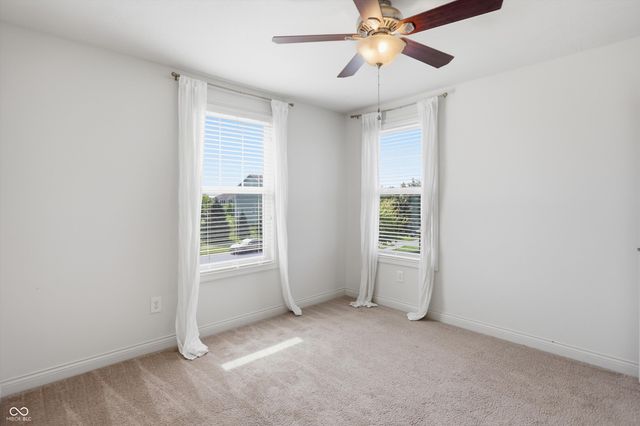 8752 Windpointe Pass, Zionsville, IN 46077