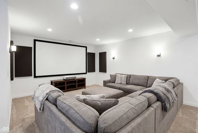 8752 Windpointe Pass, Zionsville, IN 46077