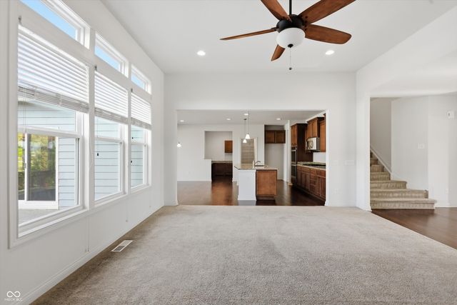 8752 Windpointe Pass, Zionsville, IN 46077