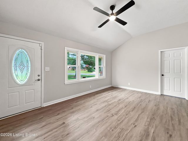 9211 Pensive Ln, Louisville, KY 40272