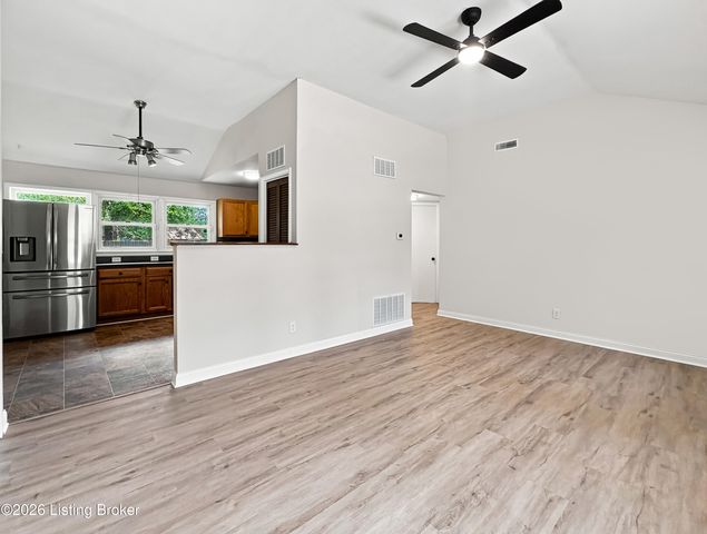 9211 Pensive Ln, Louisville, KY 40272