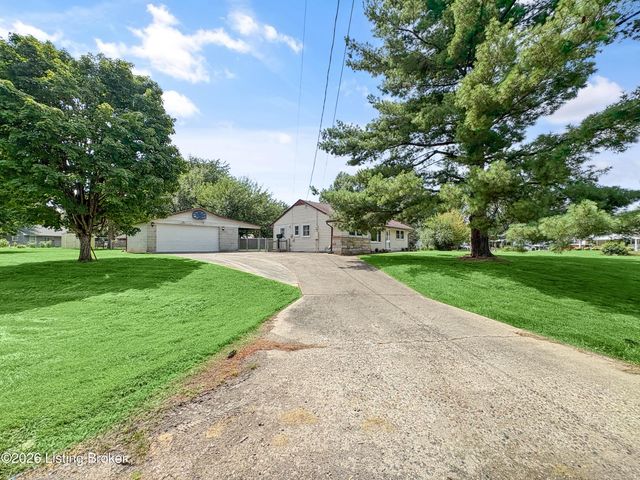 9211 Pensive Ln, Louisville, KY 40272