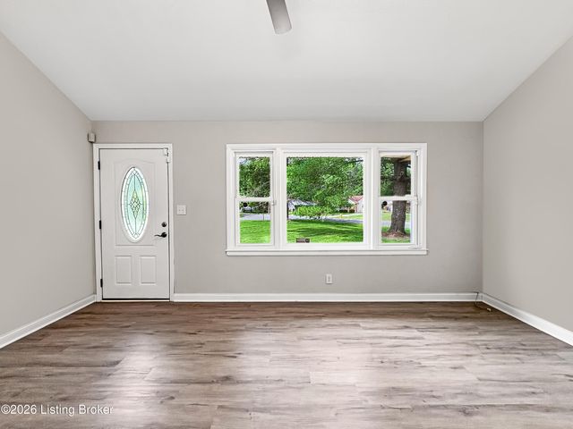9211 Pensive Ln, Louisville, KY 40272