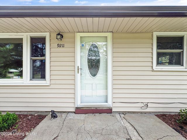 9211 Pensive Ln, Louisville, KY 40272