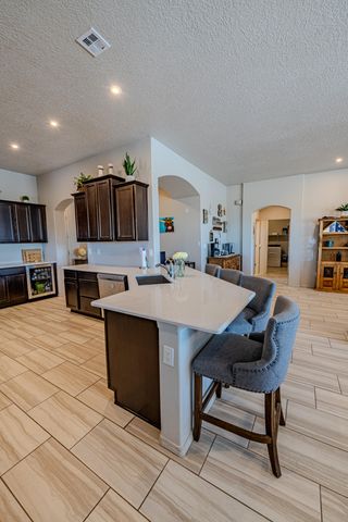 5900 Lilac Place NE, Rio Rancho, NM 87144