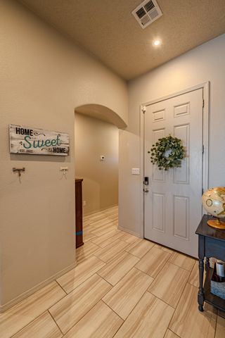 5900 Lilac Place NE, Rio Rancho, NM 87144