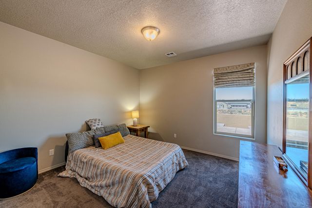 5900 Lilac Place NE, Rio Rancho, NM 87144