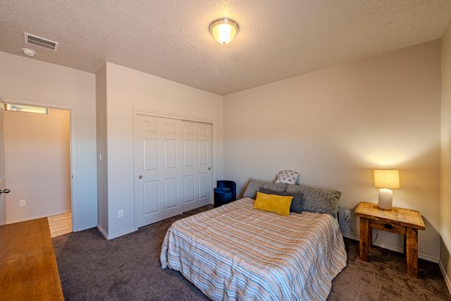 5900 Lilac Place NE, Rio Rancho, NM 87144