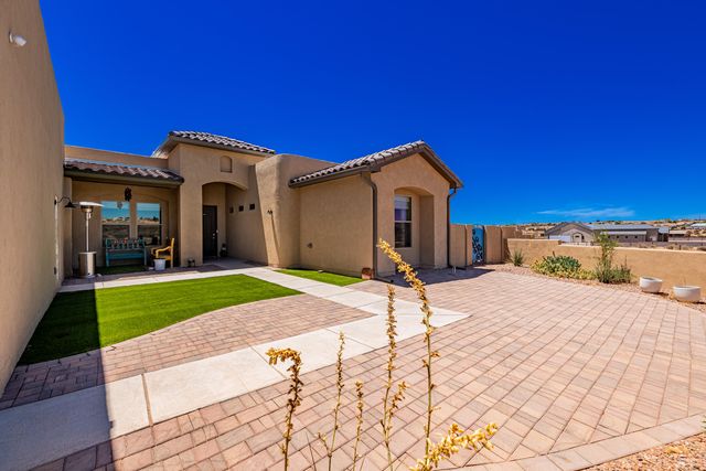 5900 Lilac Place NE, Rio Rancho, NM 87144