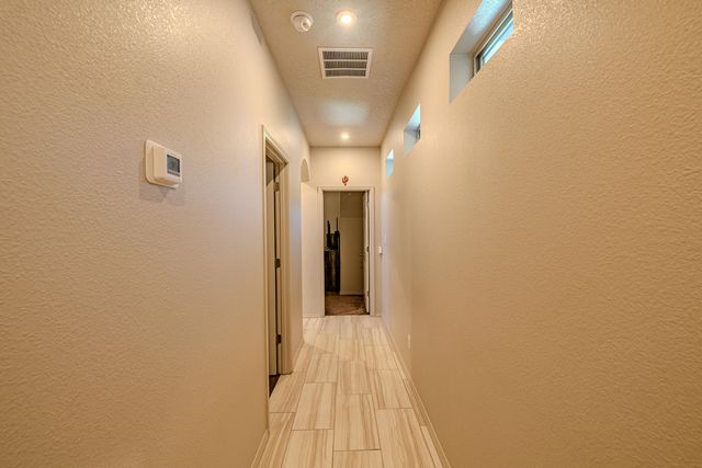 5900 Lilac Place NE, Rio Rancho, NM 87144
