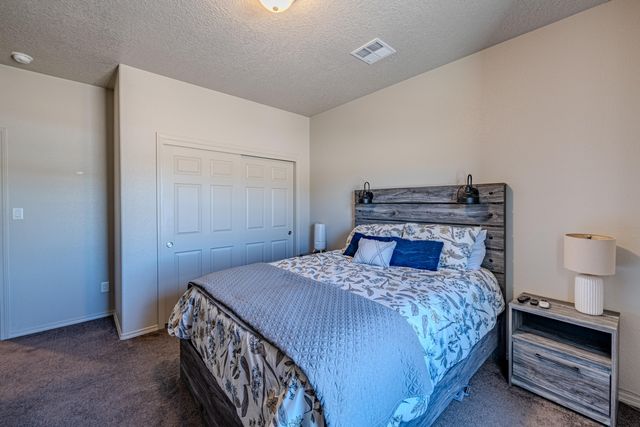 5900 Lilac Place NE, Rio Rancho, NM 87144