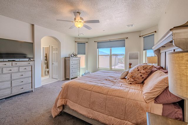5900 Lilac Place NE, Rio Rancho, NM 87144