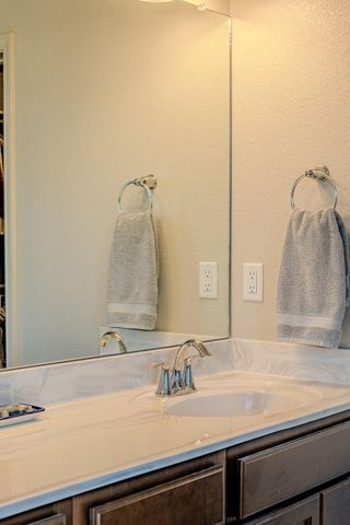 5900 Lilac Place NE, Rio Rancho, NM 87144