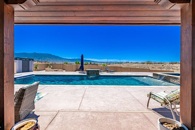 5900 Lilac Place NE, Rio Rancho, NM 87144
