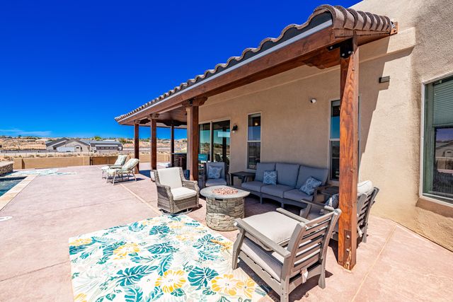 5900 Lilac Place NE, Rio Rancho, NM 87144