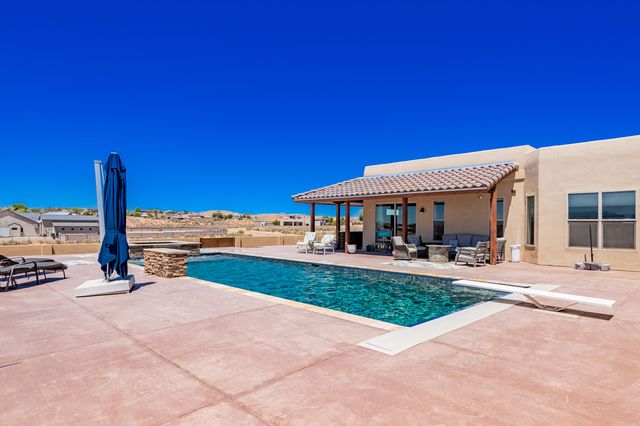 5900 Lilac Place NE, Rio Rancho, NM 87144