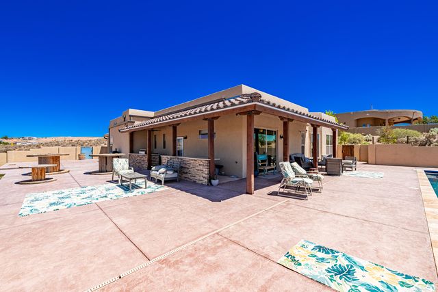 5900 Lilac Place NE, Rio Rancho, NM 87144