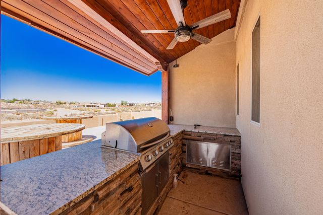 5900 Lilac Place NE, Rio Rancho, NM 87144