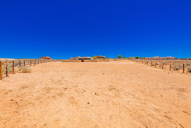 5900 Lilac Place NE, Rio Rancho, NM 87144