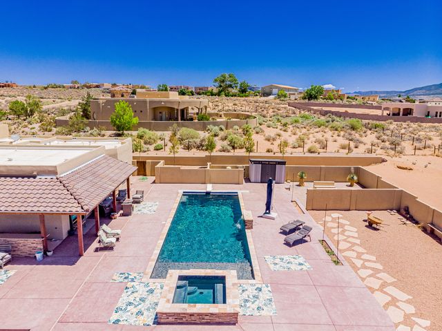 5900 Lilac Place NE, Rio Rancho, NM 87144