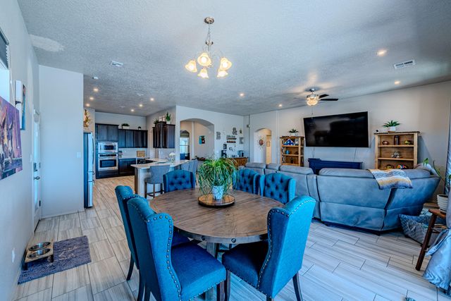 5900 Lilac Place NE, Rio Rancho, NM 87144