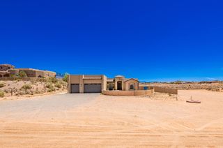 5900 Lilac Place NE, Rio Rancho, NM 87144