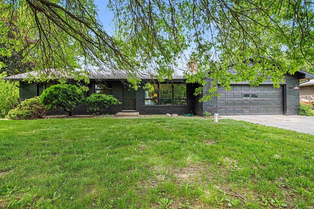 23483 Greenwood Boulevard, Elkhart, IN 46516