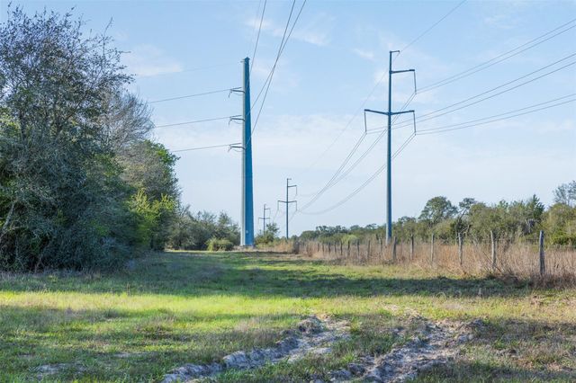 1746 County Road 103, Columbus, TX 78934