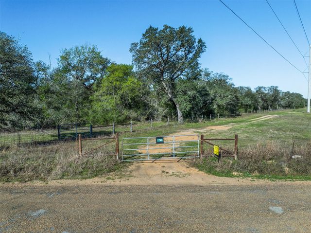1746 County Road 103, Columbus, TX 78934