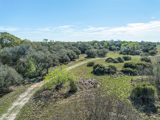 1746 County Road 103, Columbus, TX 78934