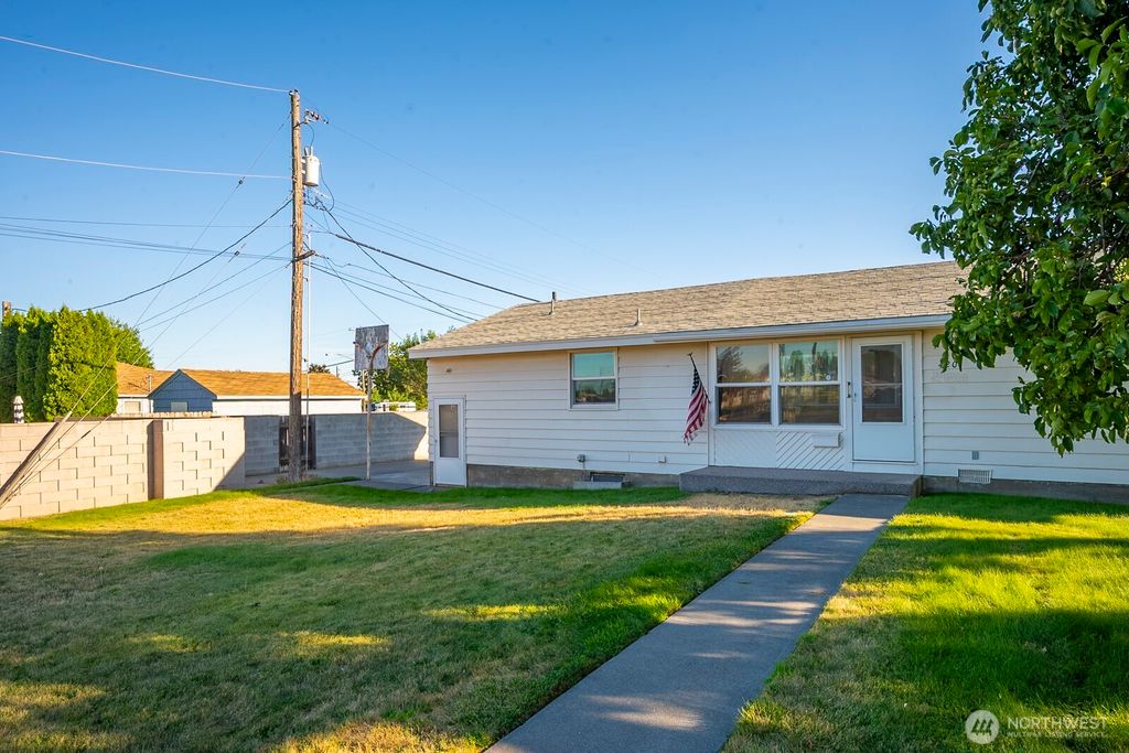 420 11th Avenue SW, Ephrata, WA 98823