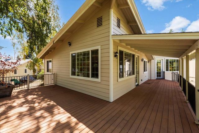 12963 Thistle Loop, Penn Valley, CA 95946